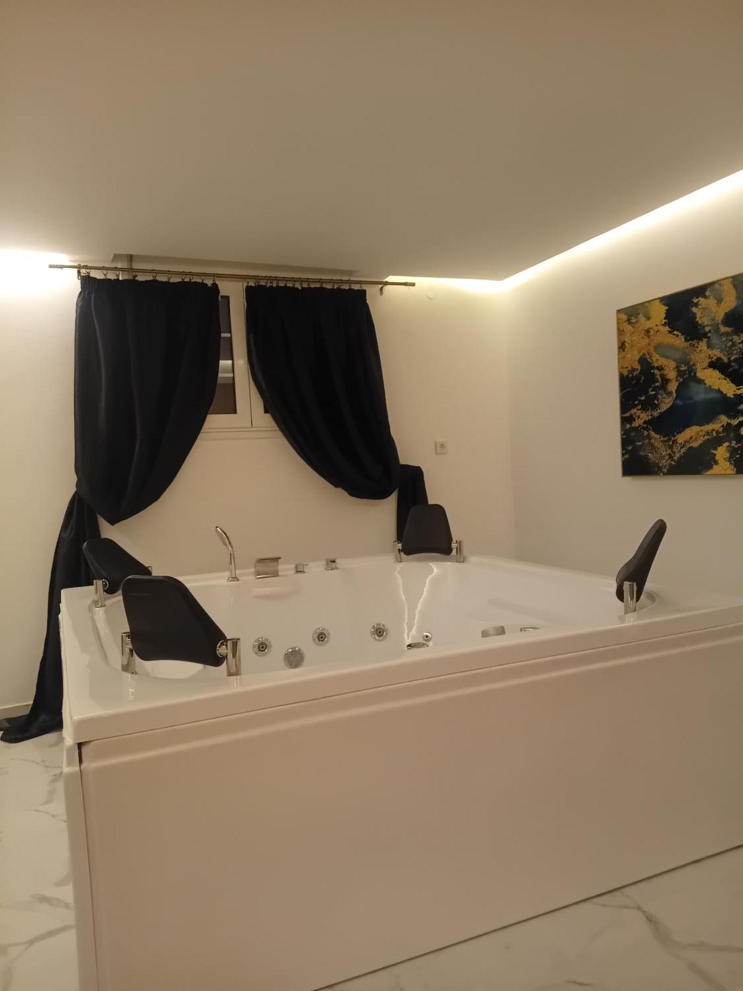 Meteora Grande Luxury Suite & Spa Villa 卡兰巴卡 外观 照片