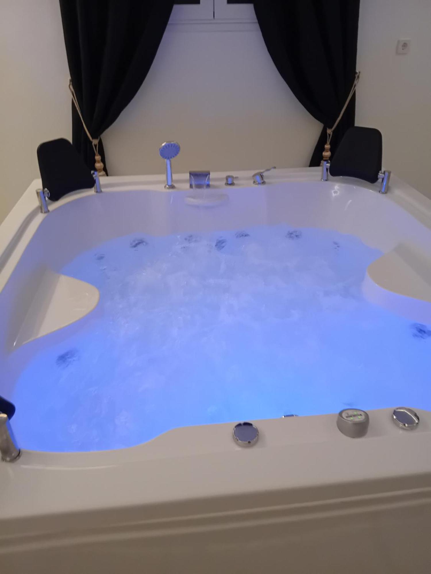 Meteora Grande Luxury Suite & Spa Villa 卡兰巴卡 外观 照片