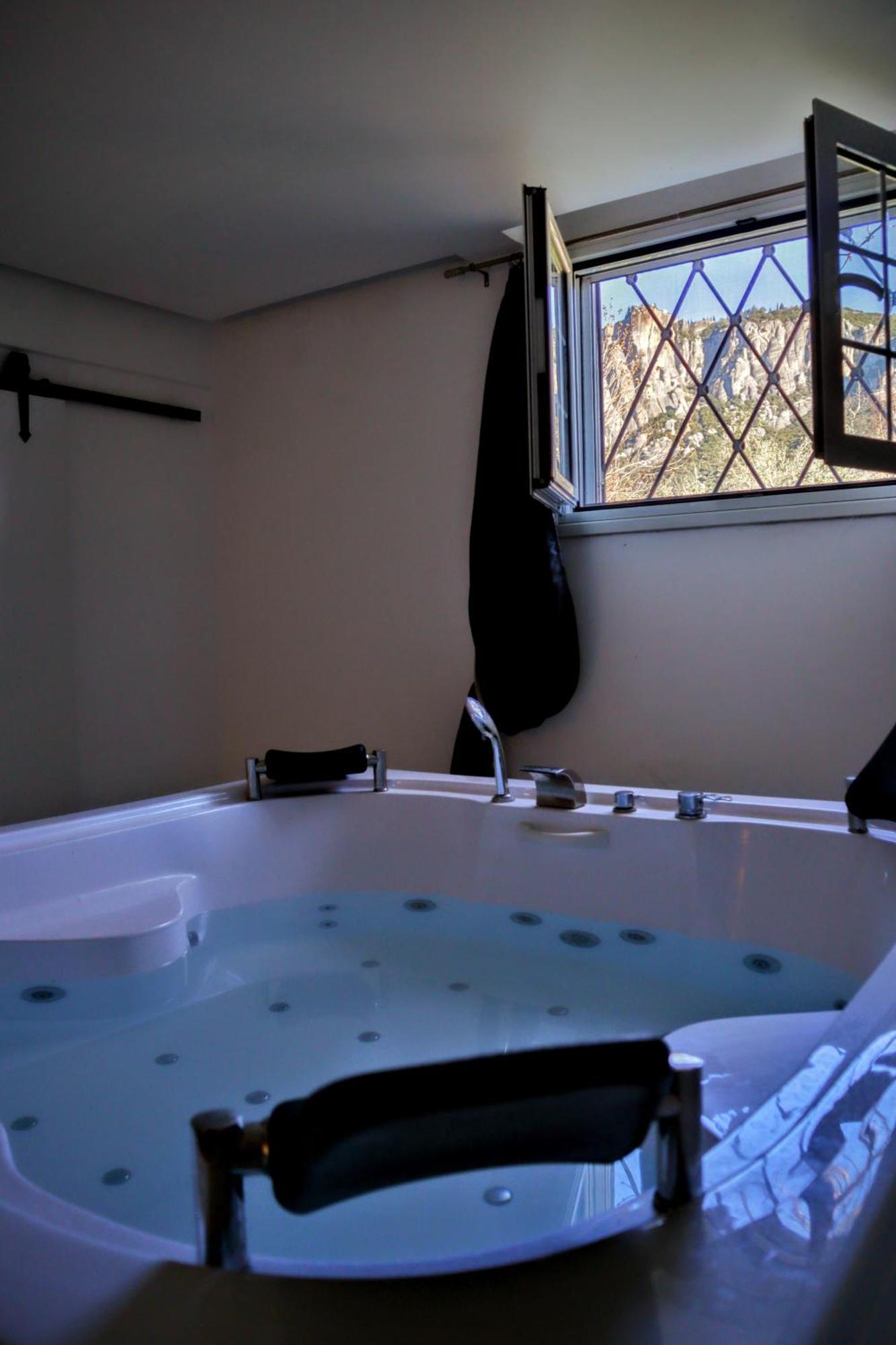 Meteora Grande Luxury Suite & Spa Villa 卡兰巴卡 外观 照片
